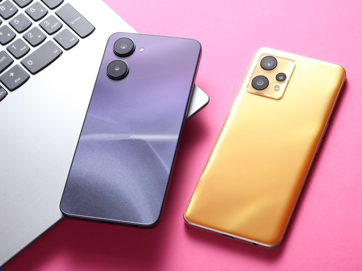 兩支手機示意圖